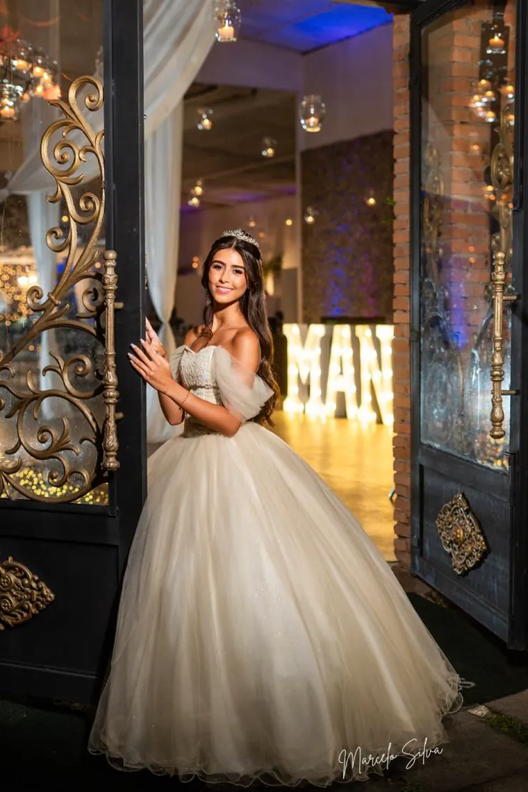 Debutante Koisa Linda